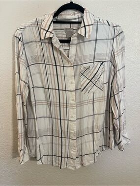 Chico's Lightweight Plaid Button-Up Shirt in Gray, Pink & Black